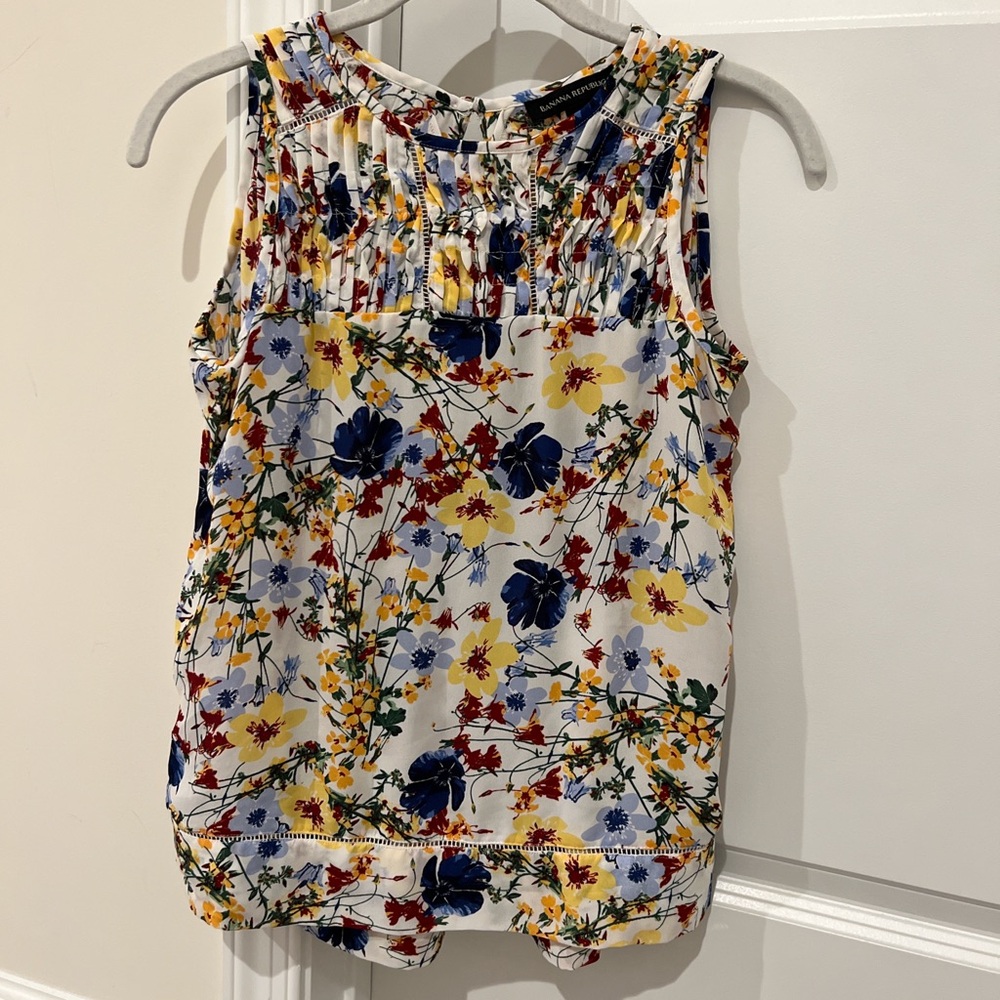 Banana Republic Women's floral Blouse